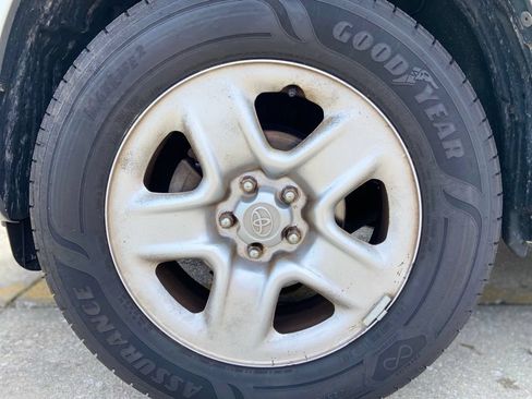 Used 2008 Toyota RAV4 4WD image 9