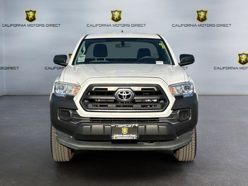 Used 2017 Toyota Tacoma SR image 8