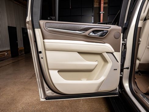 Used 2024 GMC Yukon XL Denali w/ Advanced Technology Package image 41