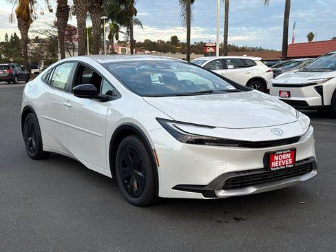 New 2026 Toyota Prius Plug-In Hybrid image 5