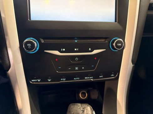 Used 2013 Ford Fusion SE FWD image 29