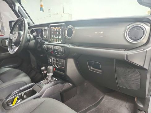 Used 2023 Jeep Wrangler Sahara w/ Cold Weather Group image 37