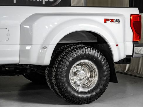 Used 2021 Ford F350 XLT w/ FX4 Off-Road Package AWD/4WD image 13