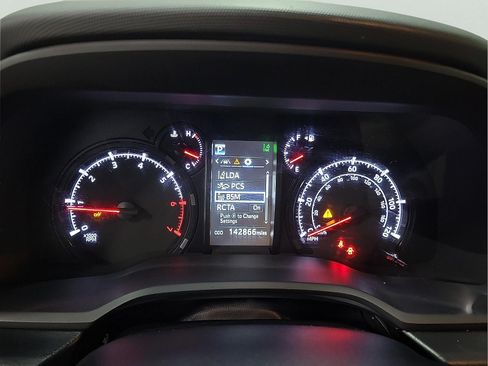 Used 2022 Toyota 4Runner SR5 Premium w/ Moonroof Package AWD/4WD image 14