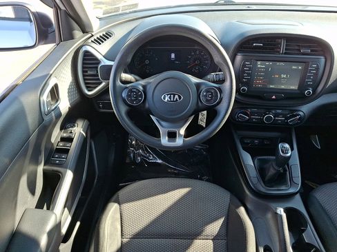 Used 2020 Kia Soul LX image 11
