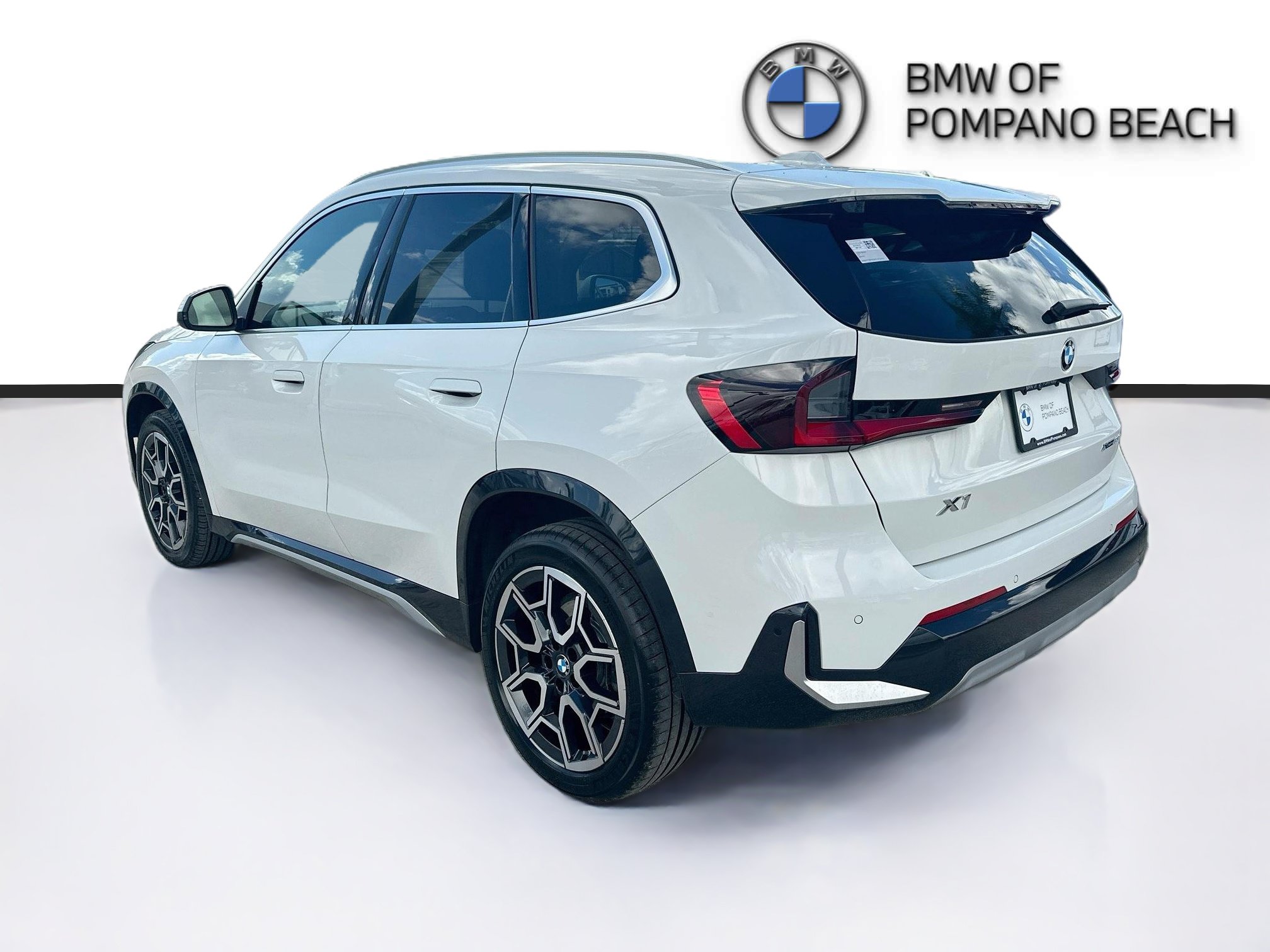 Used 2023 BMW X1 xDrive28i w/ Convenience Package AWD/4WD image 5