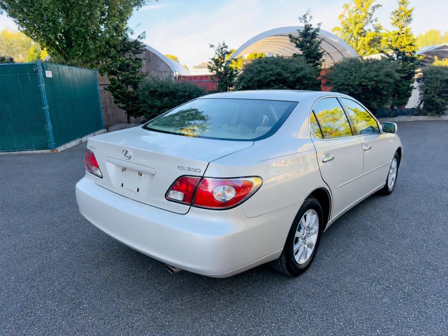 Used 2004 Lexus ES 330 w/ Premium Pkg FWD image 5