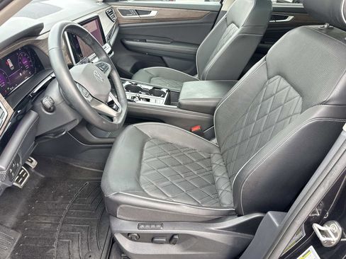 Used 2024 Volkswagen Atlas SEL Premium R-Line image 19