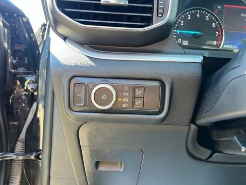 Used 2023 Ford Explorer XLT w/ Equipment Group 202A AWD/4WD image 25