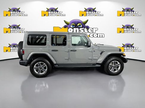 Used 2021 Jeep Wrangler Unlimited Sahara AWD/4WD image 4