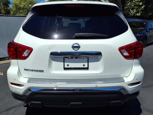 Used 2020 Nissan Pathfinder S FWD image 6