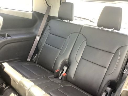 Used 2023 GMC Acadia SLT w/ Preferred Package AWD/4WD image 23