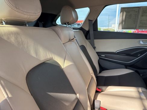Used 2014 Hyundai Santa Fe GLS image 32