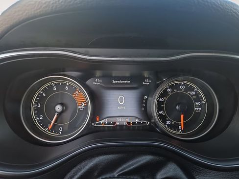 Used 2019 Jeep Cherokee Trailhawk image 19