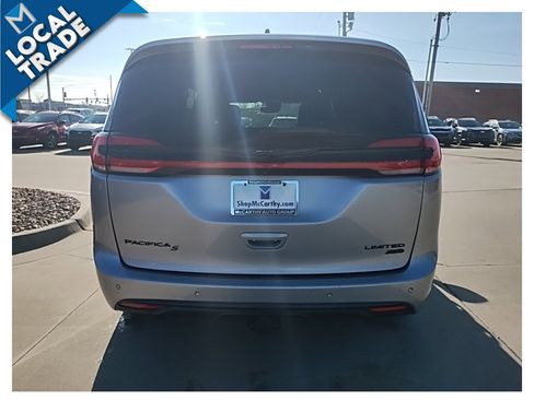 Used 2021 Chrysler Pacifica Limited w/ S Appearance Package image 9
