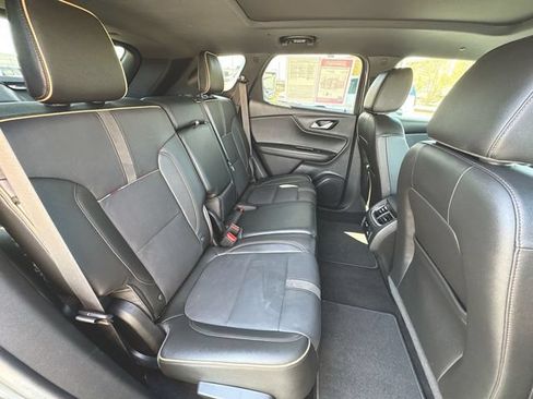 Used 2019 Chevrolet Blazer Premier w/ Sun and Wheels Package AWD/4WD image 28