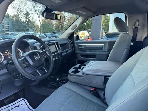 Used 2018 RAM 2500 Tradesman w/ Chrome Appearance Group image 12