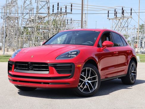 Used 2025 Porsche Macan image 1