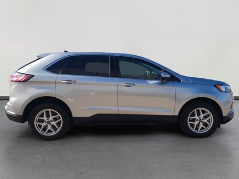 Used 2024 Ford Edge SEL w/ Convenience Package image 6