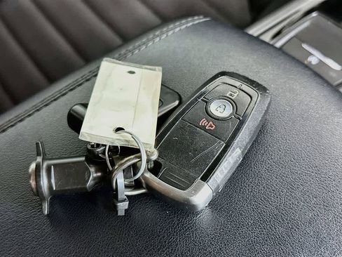 Certified 2019 Ford Edge SE FWD image 22