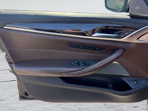 Used 2018 BMW M550i xDrive AWD/4WD image 39