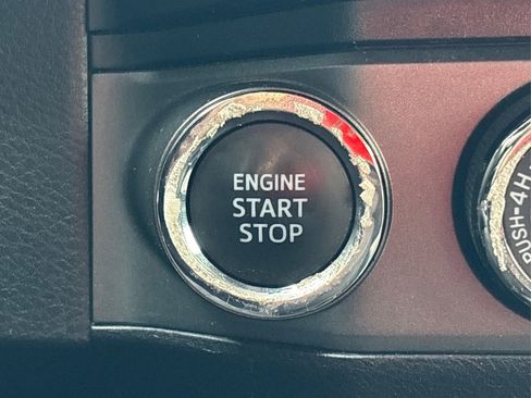 Used 2022 Toyota Tacoma TRD Off-Road image 32