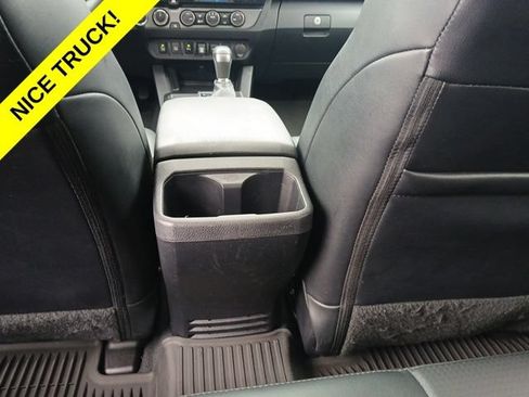 Used 2022 Toyota Tacoma TRD Sport w/ TRD Premium Sport Package AWD/4WD image 13
