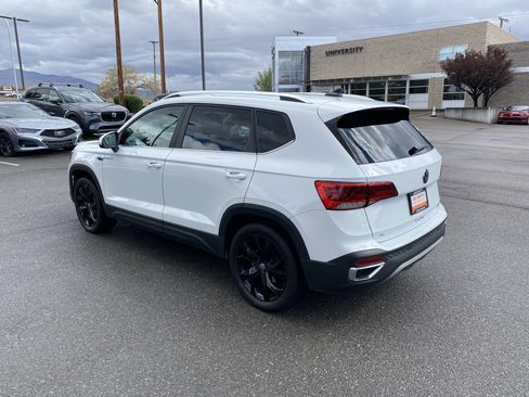 Used 2023 Volkswagen Taos SE w/ Black Wheel Package image 42