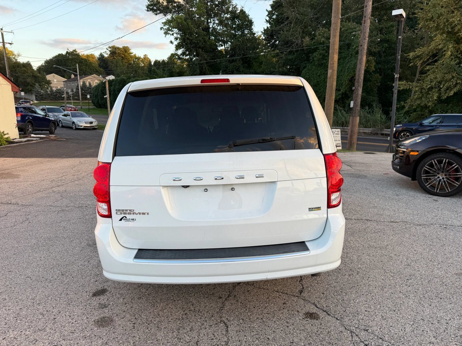 Used 2019 Dodge Grand Caravan SE FWD image 6