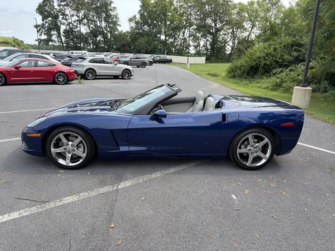 Used 2007 Chevrolet Corvette Convertible w/ Preferred Equipment Group RWD image 8
