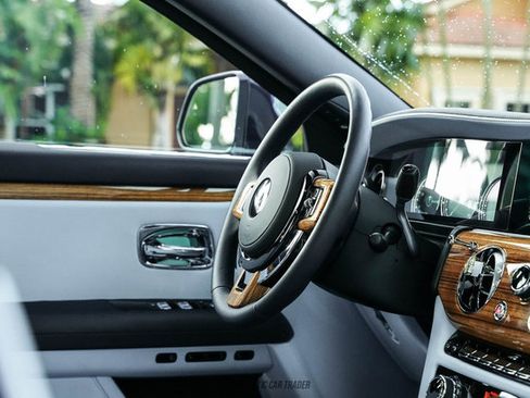 Used 2022 Rolls-Royce Ghost AWD/4WD image 38