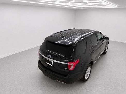 Used 2019 Ford Explorer XLT w/ Equipment Group 202A AWD/4WD image 37