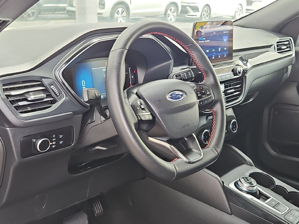Used 2025 Ford Escape ST-Line AWD/4WD image 15
