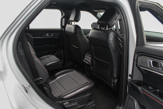 Certified 2026 Ford Explorer ST-Line AWD/4WD image 19
