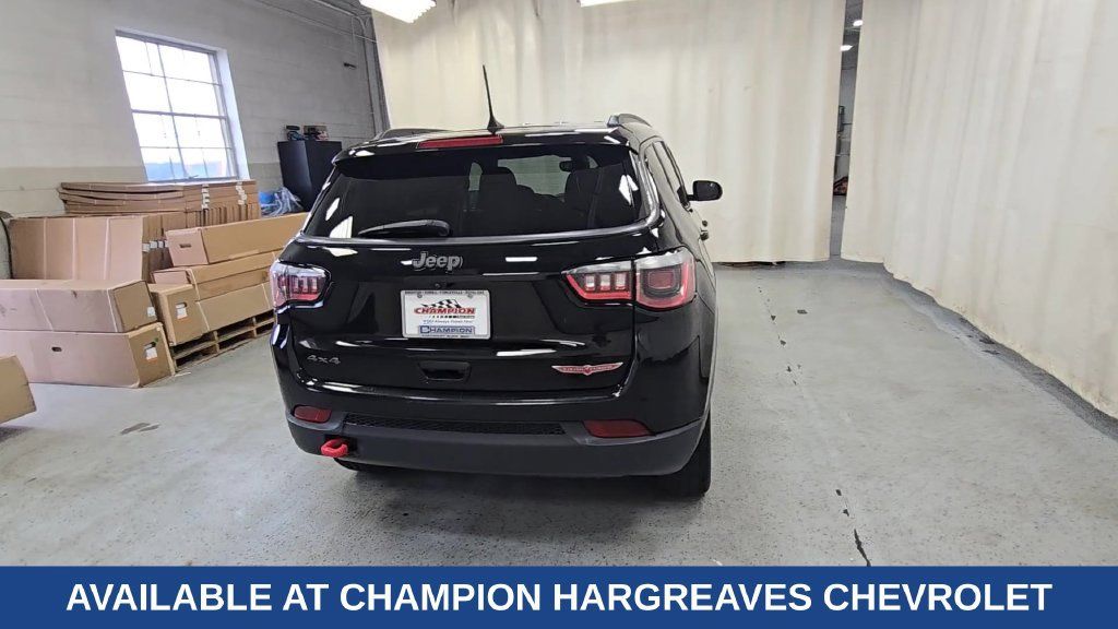 Used 2018 Jeep Compass Trailhawk AWD/4WD image 11