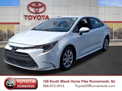 Certified 2026 Toyota Corolla LE FWD image 3