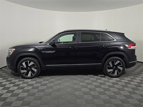 Used 2024 Volkswagen Atlas Cross Sport SEL image 2