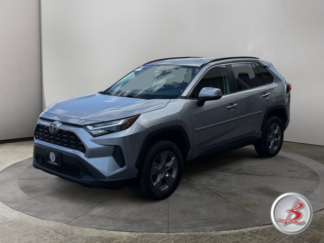 Used 2023 Toyota RAV4 LE AWD/4WD image 3