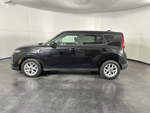 Used 2022 Kia Soul LX w/ Technology Package FWD image 5