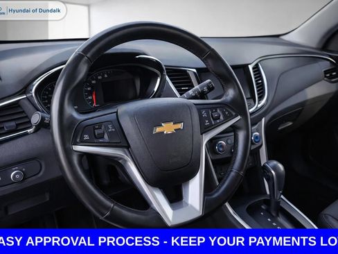Used 2018 Chevrolet Trax LT w/ LT Convenience Package FWD image 11