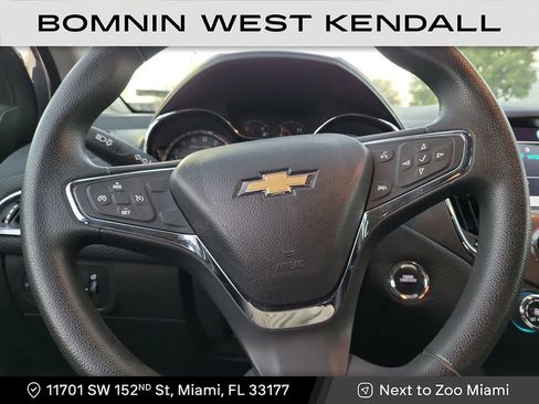 Used 2018 Chevrolet Cruze LT w/ Sun And Sound Package image 15