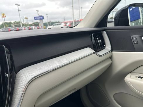 Certified 2025 Volvo XC60 T8 Plus w/ Protection Package Premier AWD/4WD image 29