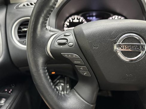 Used 2020 Nissan Pathfinder SL image 23