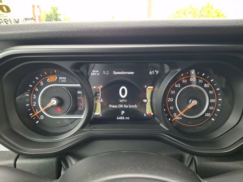 Used 2025 Jeep Wrangler Unlimited Sport AWD/4WD image 13