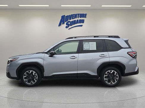 Certified 2025 Subaru Forester Premium AWD/4WD image 4