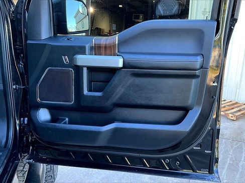 Used 2017 Ford F150 Lariat image 21