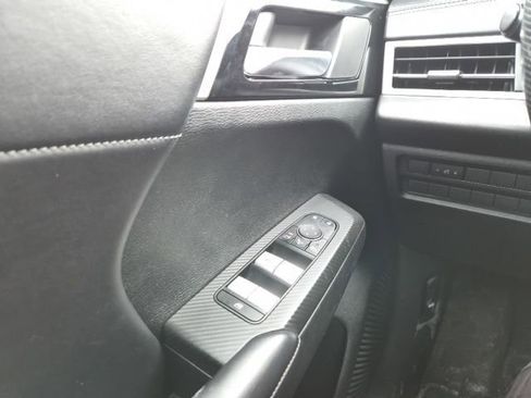 Used 2024 Mitsubishi Outlander SE image 14