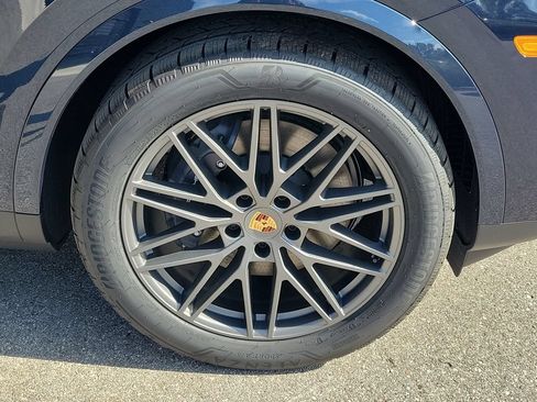 New 2026 Porsche Cayenne AWD/4WD image 13