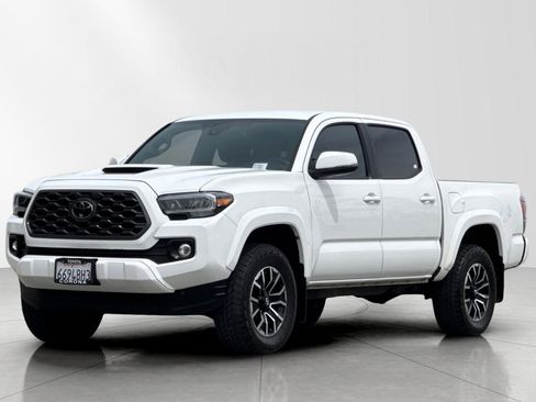 Used 2021 Toyota Tacoma TRD Sport w/ Technology Package image 8