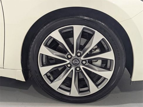 Used 2023 Nissan Maxima Platinum w/ Sport Mat Group image 29